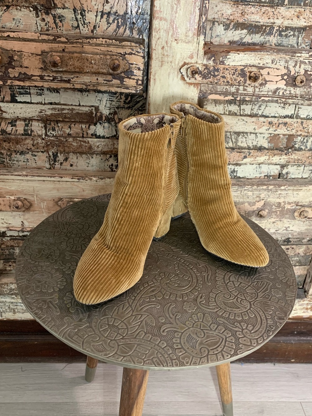 Band of Gypsies Boho Corduroy Zip-Up Ankle Boots, Caramel Brown, Size 6.5